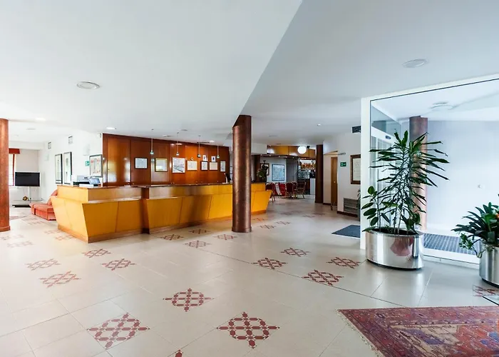 Villagonzalo Pedernales Hotels