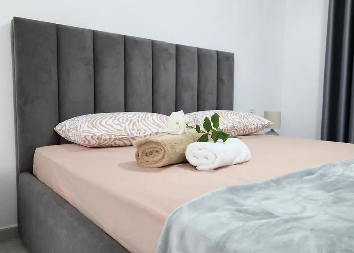 Rozafa Guest Room Center