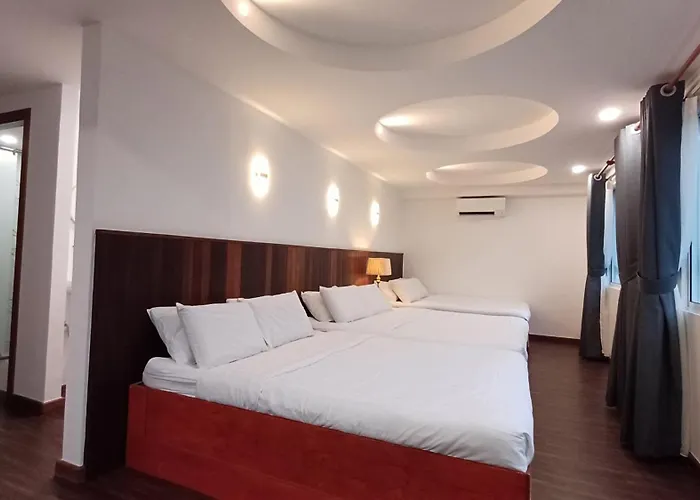 Sling & Stone Mountain Suites - Heritage House