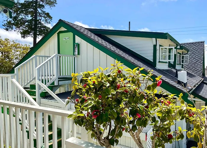 Carmel Green Lantern Inn