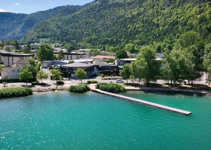 Hotels in Nantua
