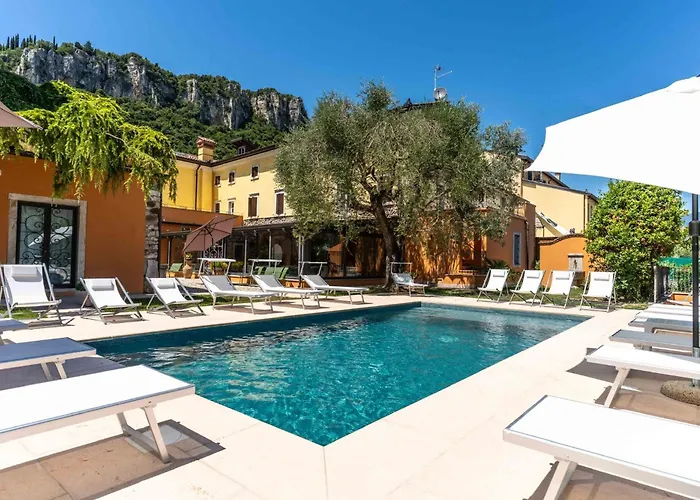 Hotels in Affi