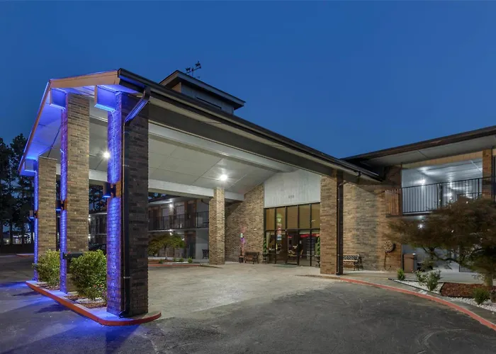 Poteau Hotels