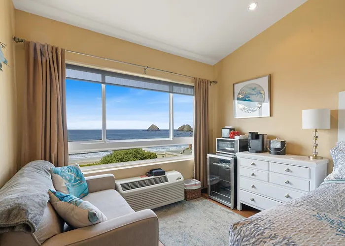 Oceanside Beach hotels