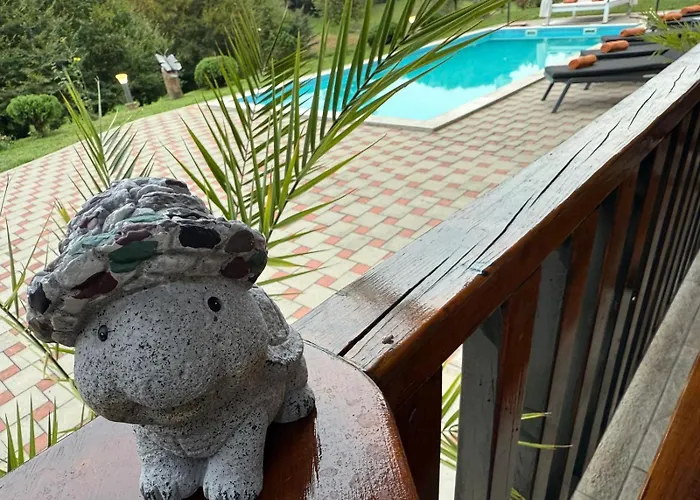 Vila Lasovic + Pool + Jacuzzi + Sauna