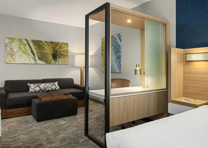 Eau Claire Hotels