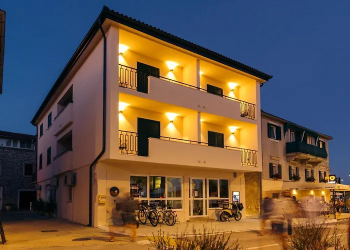 Sveti Filip i Jakov Hotels