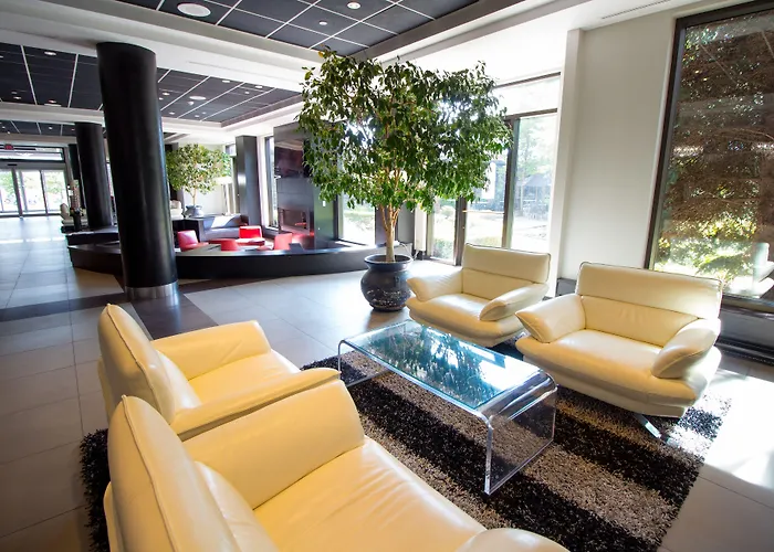 Markham Hotels