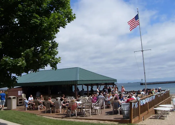 East Tawas Beach hotels