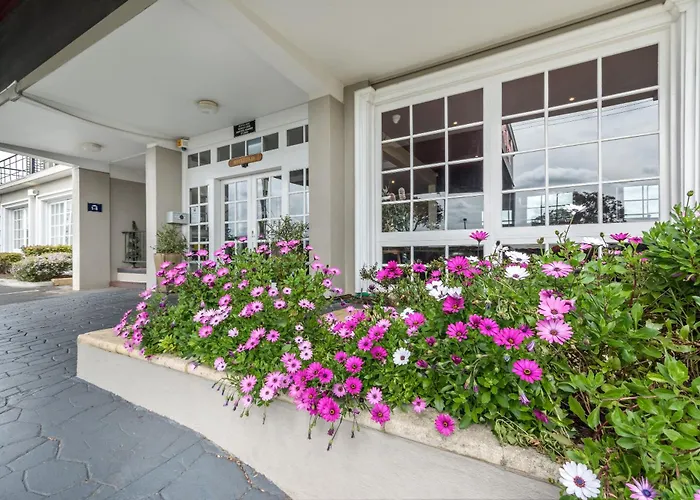 Albany Hotels