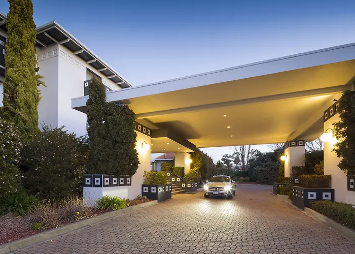 Ramada By Wyndham Diplomat Canberra