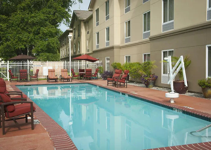 Harahan Hotels