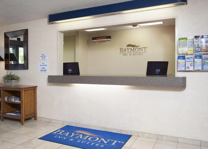 Mount Pleasant Hotels With Jacuzzi in Room