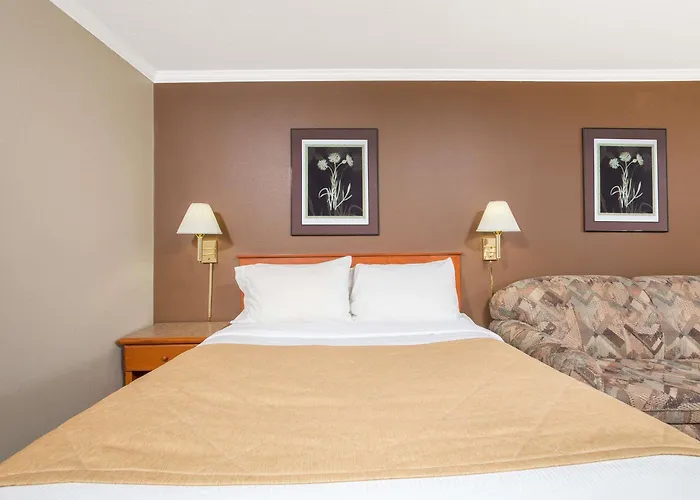 Grand Forks Inn