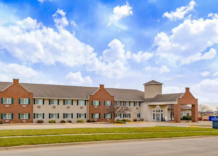 Pella Hotels