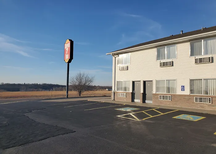 Tecumseh Hotels