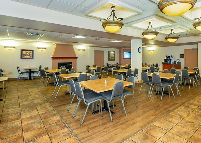 Salmon Arm Hotels
