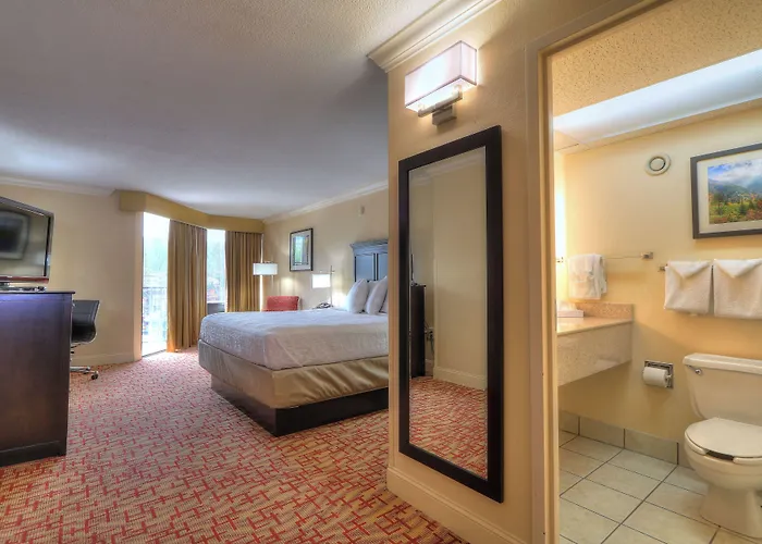Edgewater Hotel And Conference Center