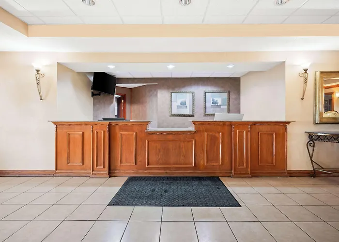 Annawan Hotels