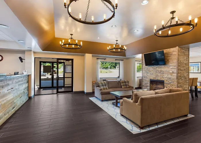 Chapmanville Hotels