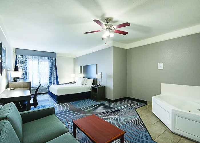 Conroe Hotels