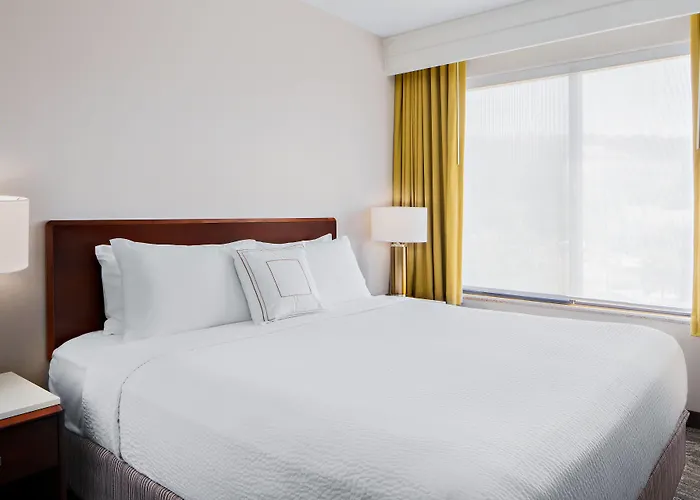 Poway Hotels