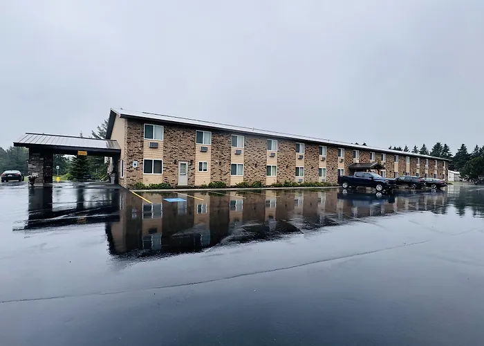 Munising Hotels