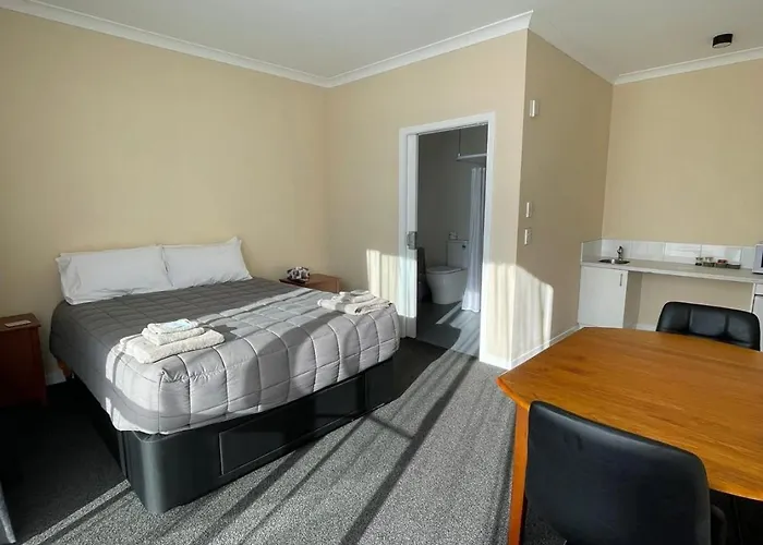 Empire Cafe & Accommodation