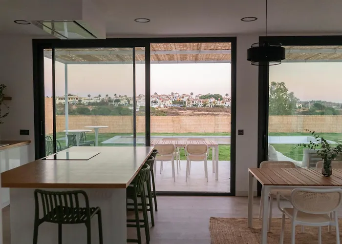 Villas con piscina privada en Punta Umbría