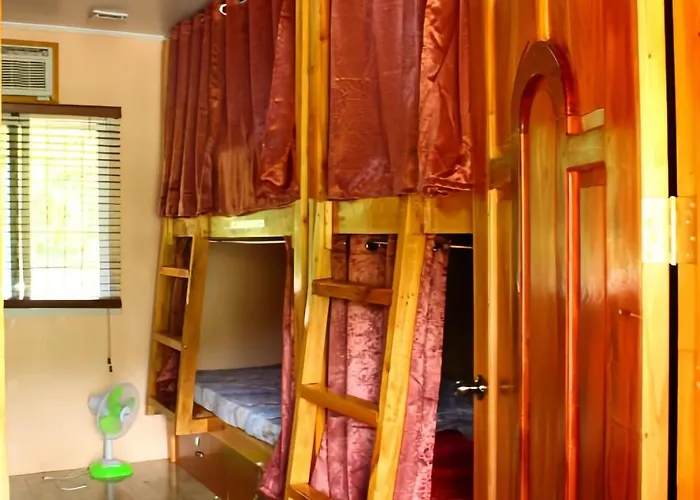 B&R Hostel