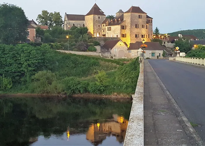 Meyronne Hotels