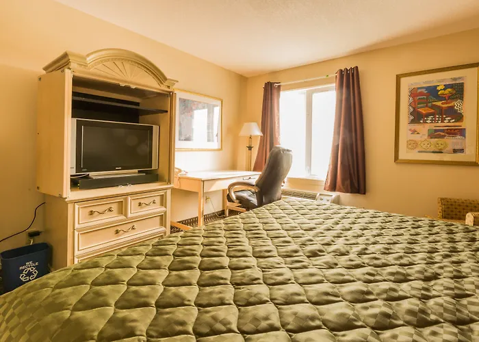 Elora Hotels