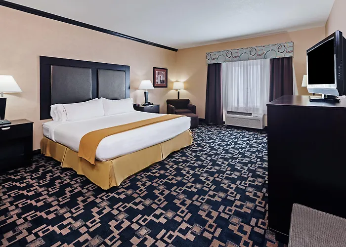 Glen Rose Hotels
