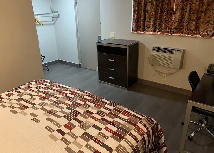 Copiague Hotels