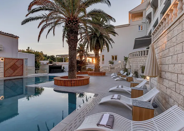 Tucepi Hotels