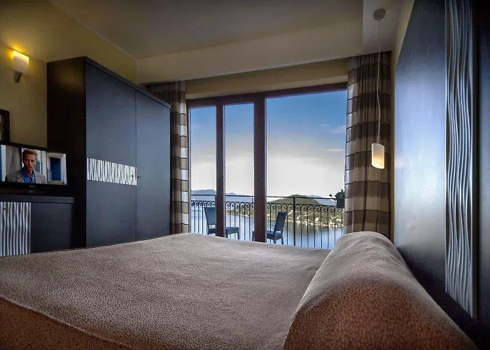 Hotels in Arona