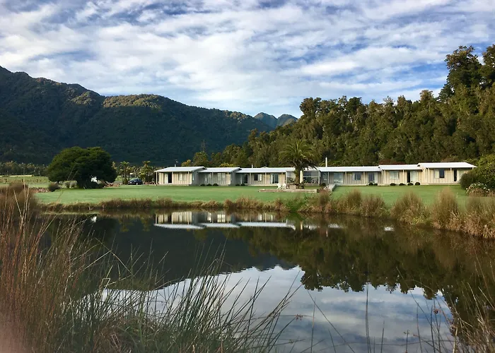 Pukaki Hotels