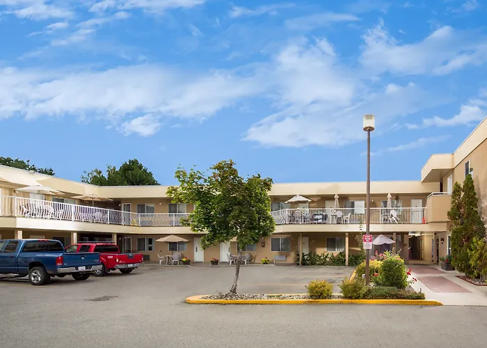 Kelowna Beach hotels