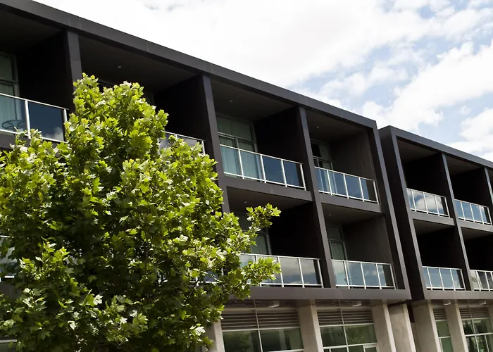 Mawson Lakes Hotels