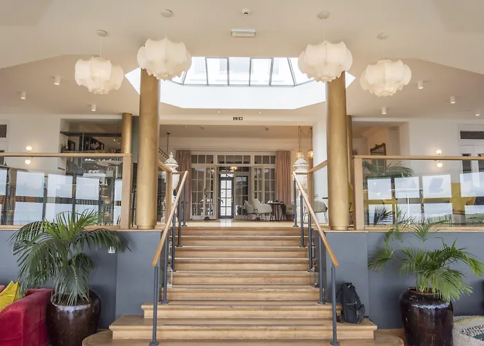 Mullion Hotels