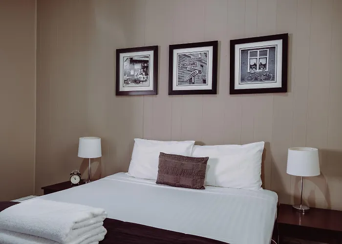 Crossroads Hotel