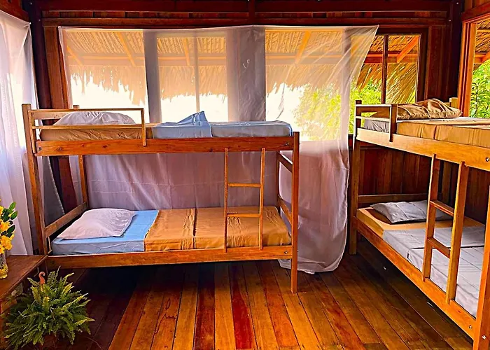 Jambu Hostel Combu