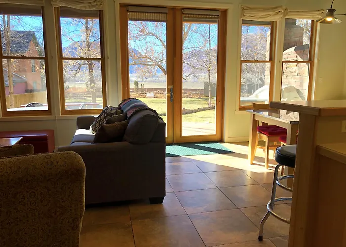 Hotels near Delicate Arch