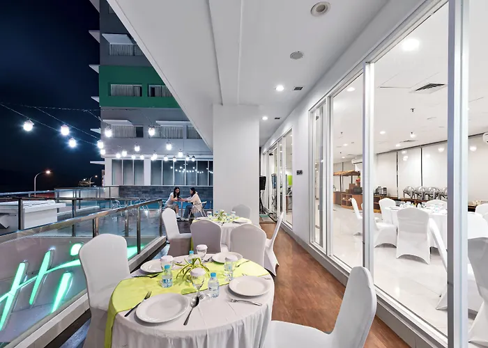 Whiz Prime Hotel Megamas Manado