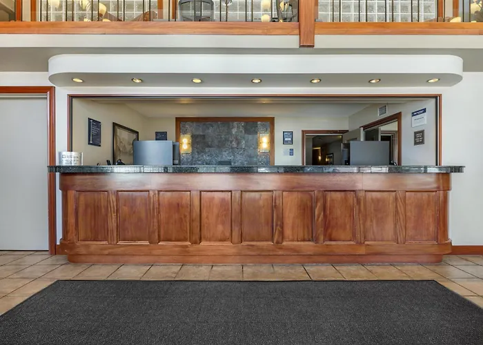 Best Western Plus Baker Street Inn