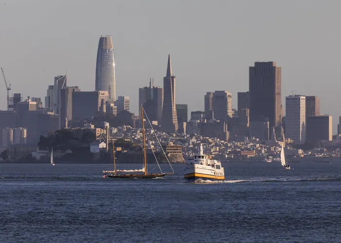 Tiburon Hotels