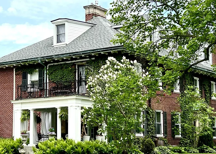 Port Dover Hotels