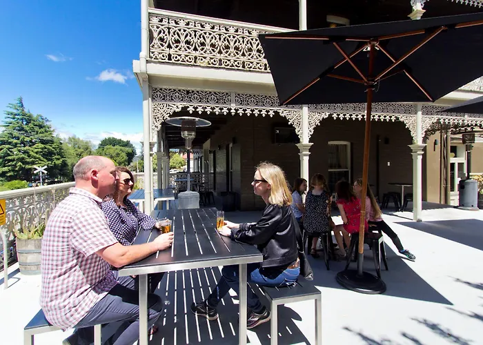 Lake St Clair Hotels