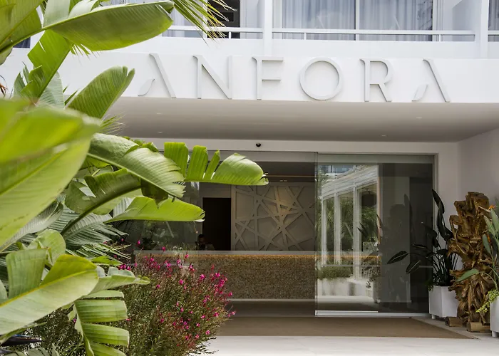 Hoteles de Playa en Es Cana 