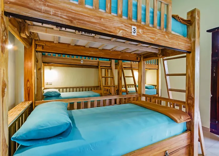 Lembongan Hostel